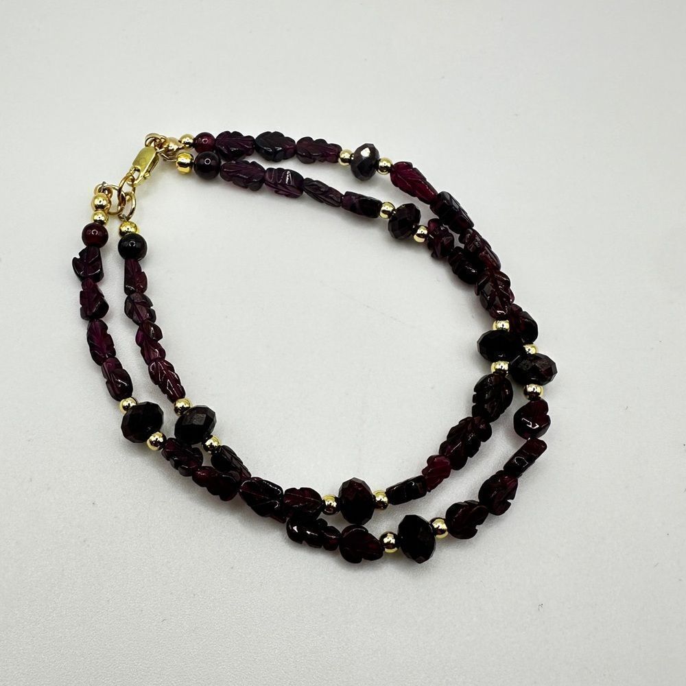 ~8"‎ carved and faceted garnet bracelet with gold tone accent beads, 925 clasp!